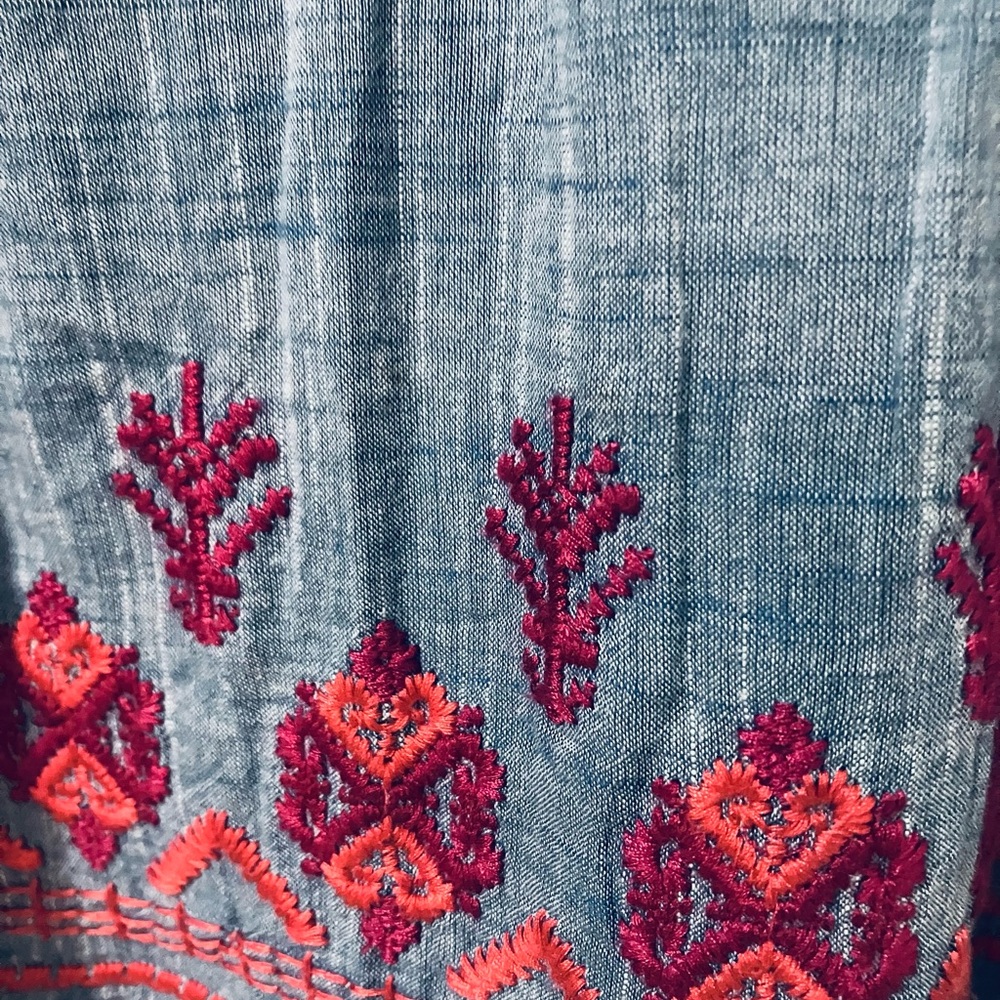 Johnny Was Cotton Chambray Button Down Embroidered Dress Size Small - Picture 8 of 9